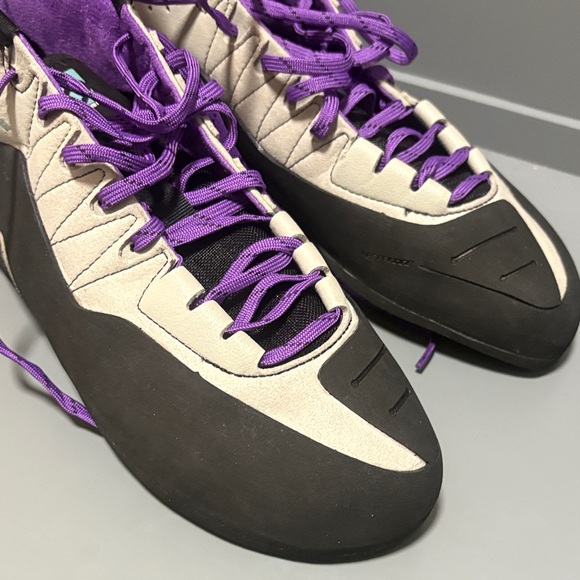 Adidas Five 10 Grandstone Climbing Shoe Climbing Shoes with Purple and Black NWT - Picture 3 of 14